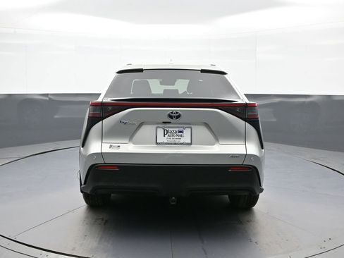 Used 2023 Toyota bZ4X XLE w/ Weather Package image 7