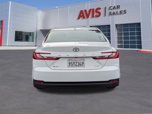 Used 2025 Toyota Camry LE image 7