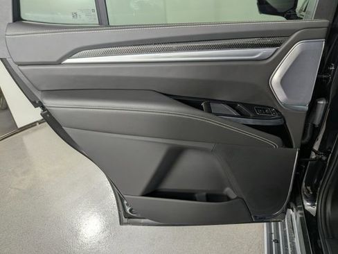 Used 2025 Cadillac Escalade V w/ LPO, ONYX Package AWD/4WD image 15