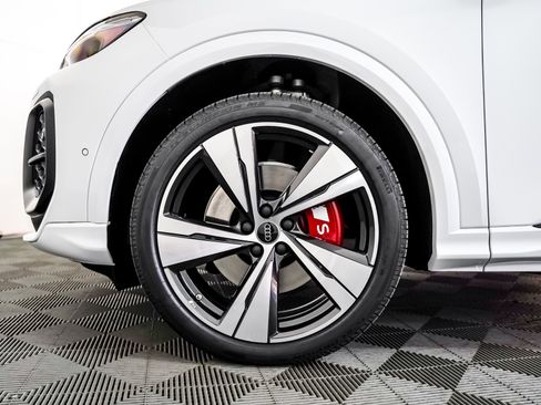 New 2025 Audi SQ5 Premium Plus image 6