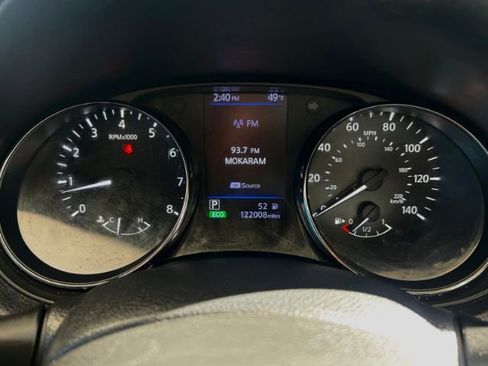 Used 2019 Nissan Rogue SV image 15