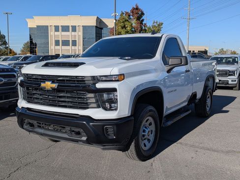 Used 2025 Chevrolet Silverado 3500 W/T image 11