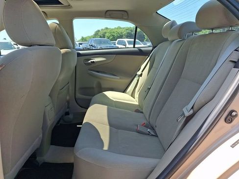Used 2011 Toyota Corolla LE w/ Premium Pkg FWD image 19