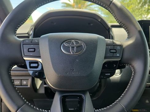 Used 2025 Toyota Camry SE FWD image 20