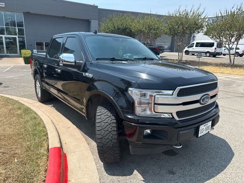 Used 2019 Ford F150 Platinum w/ Equipment Group 701A Luxury AWD/4WD image 4