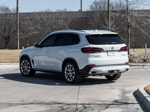 Certified 2024 BMW X5 sDrive40i image 3