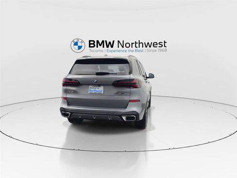Used 2024 BMW X5 xDrive40i w/ M Sport Package AWD/4WD image 2