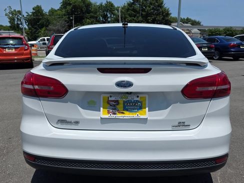 Used 2015 Ford Focus SE w/ Equipment Group 201A FWD image 6