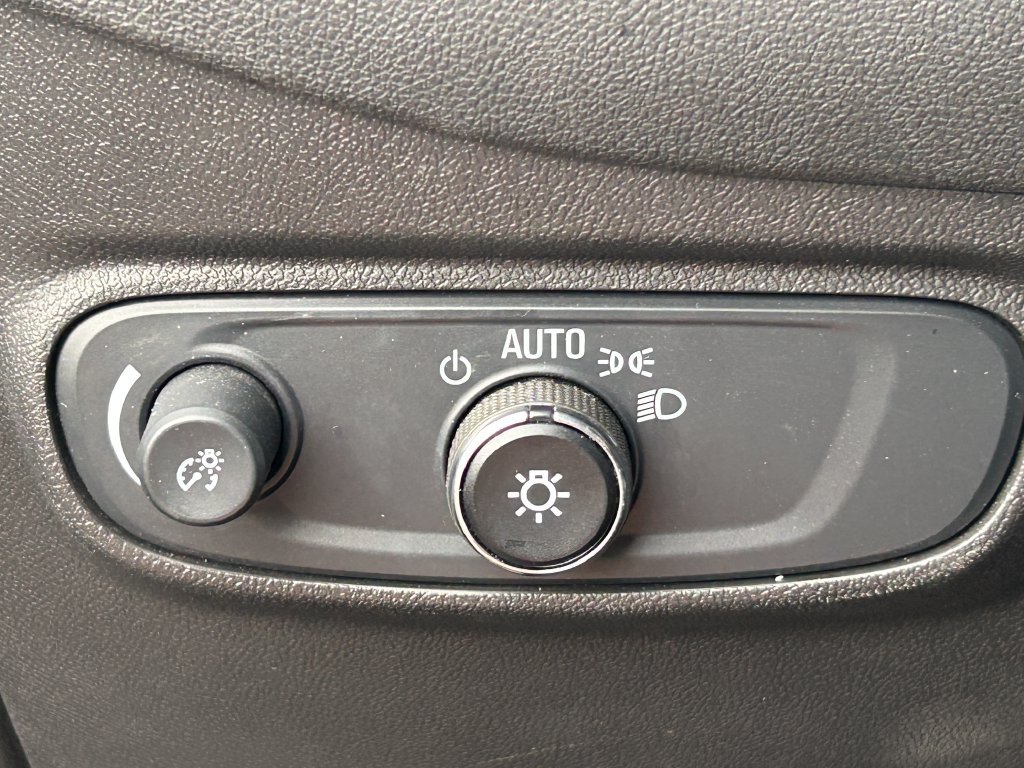 Used 2024 Chevrolet Equinox LT AWD/4WD image 24