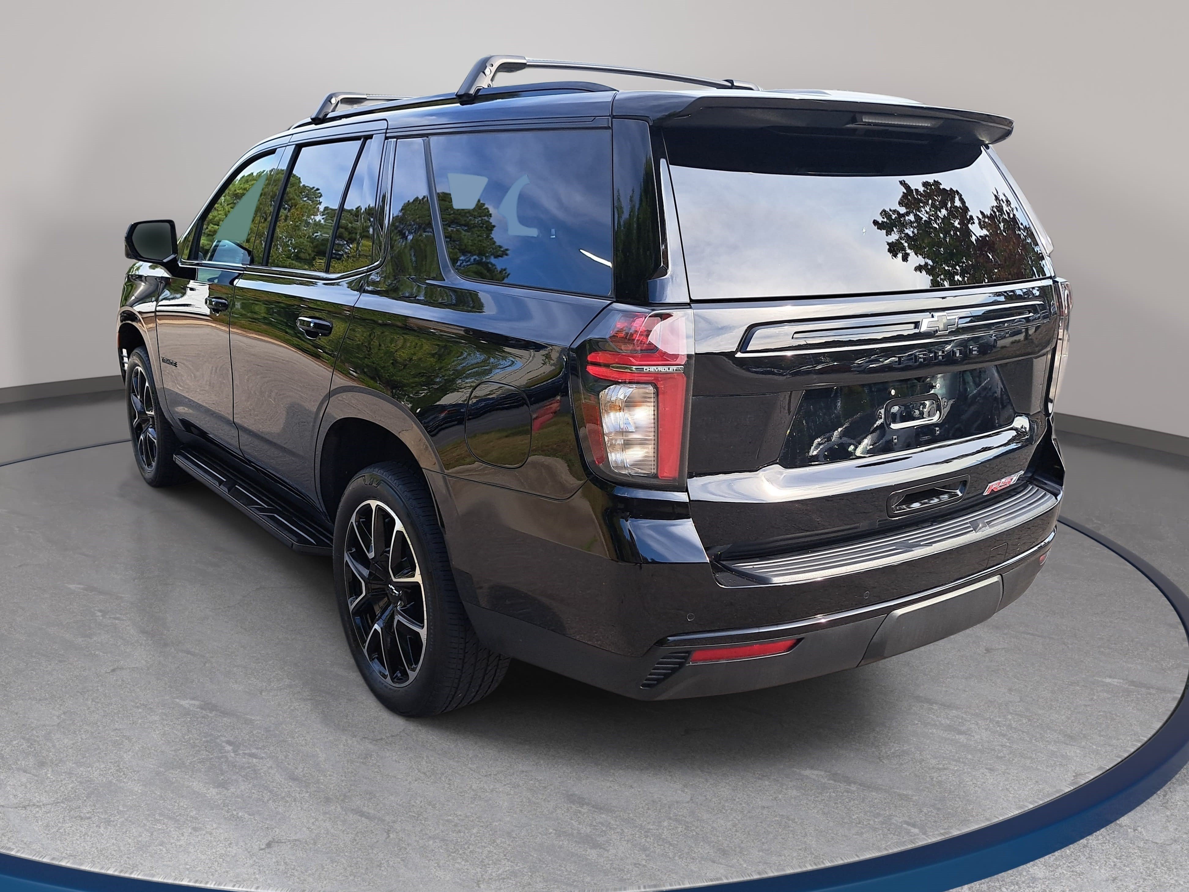 Used 2024 Chevrolet Tahoe RST w/ Luxury Package AWD/4WD image 7