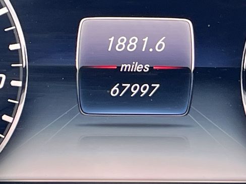 Certified 2019 Mercedes-Benz E 300 4MATIC image 22