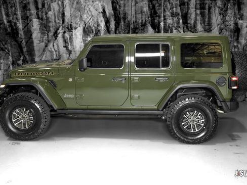 Used 2024 Jeep Wrangler Unlimited Rubicon 392 AWD/4WD image 13