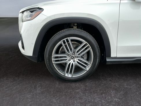 Used 2024 Mercedes-Benz GLS 450 4MATIC image 14