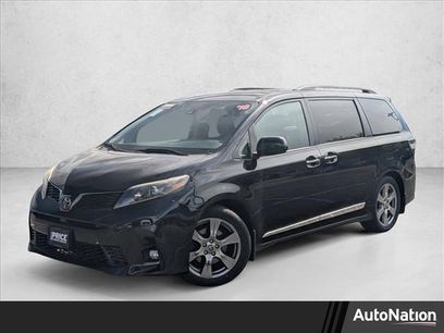 Used 2018 Toyota Sienna SE Premium