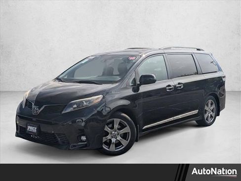 Used 2018 Toyota Sienna SE Premium image 1