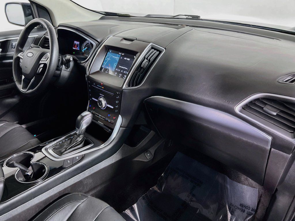 Used 2017 Ford Edge Titanium w/ Equipment Group 302A AWD/4WD image 24