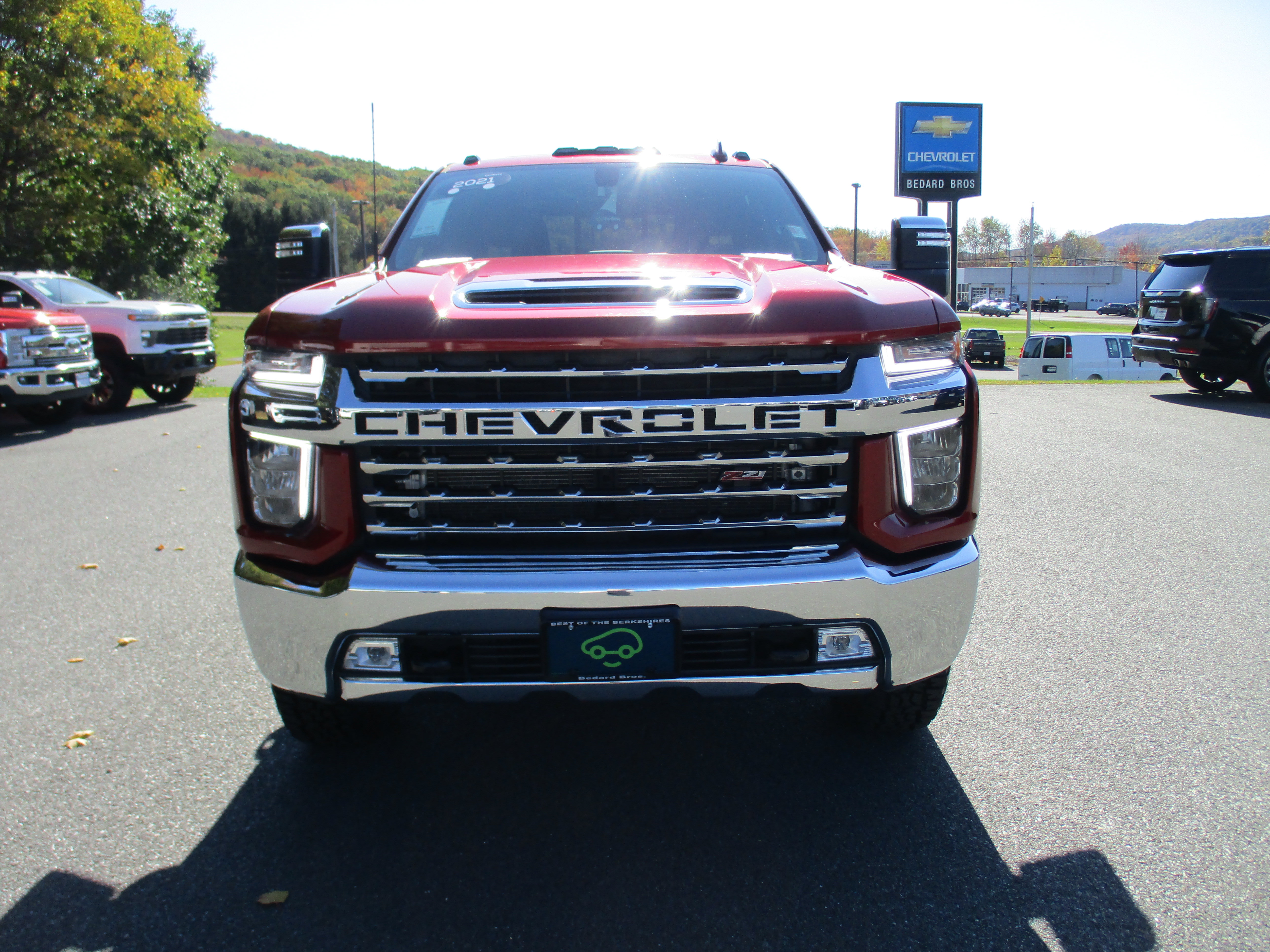 Used 2021 Chevrolet Silverado 2500 LTZ w/ LTZ Convenience Package AWD/4WD image 2
