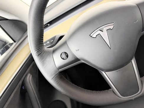 Used 2023 Tesla Model Y Long Range AWD/4WD image 55