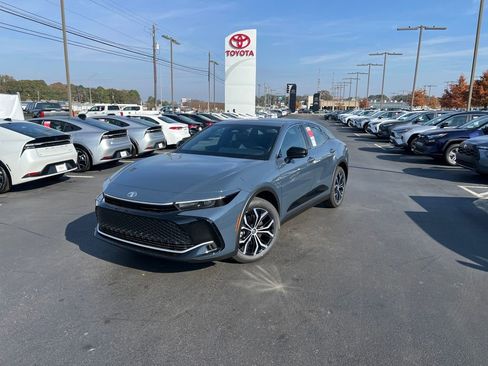 New 2026 Toyota Crown XLE image 1