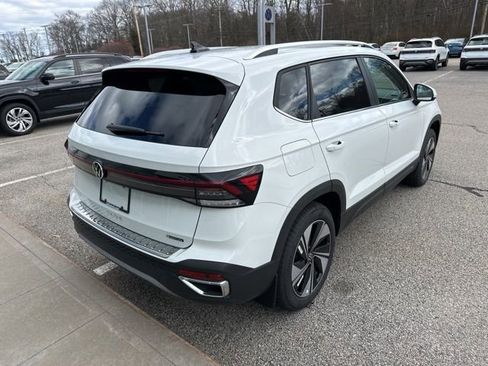 New 2026 Volkswagen Taos SE AWD/4WD image 7