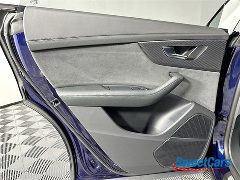 Used 2024 Audi RS Q8 image 45