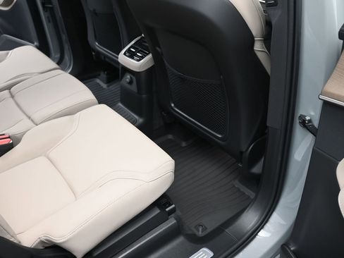 New 2026 Volvo XC90 T8 Plus w/ Protection Package Premier AWD/4WD image 19