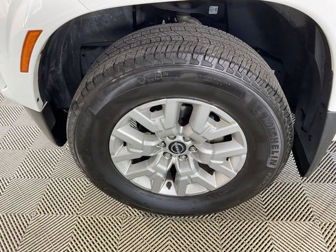 Used 2023 Nissan Frontier SV w/ Tow Package image 5