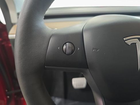 Used 2024 Tesla Model Y Performance AWD/4WD image 17