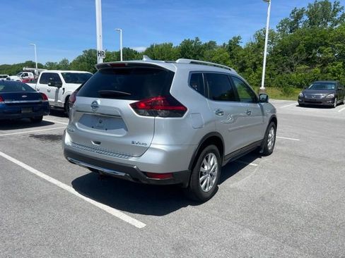 Used 2018 Nissan Rogue SV w/ Premium Package AWD/4WD image 12