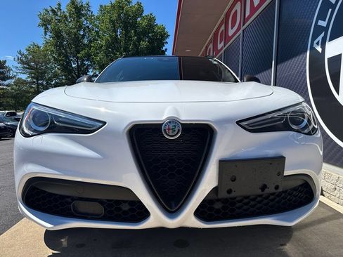 Used 2023 Alfa Romeo Stelvio Estrema AWD/4WD image 8