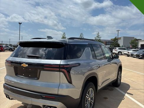 Used 2025 Chevrolet Traverse LT AWD/4WD image 5