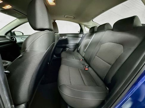 Used 2019 Kia Forte LXS FWD image 13
