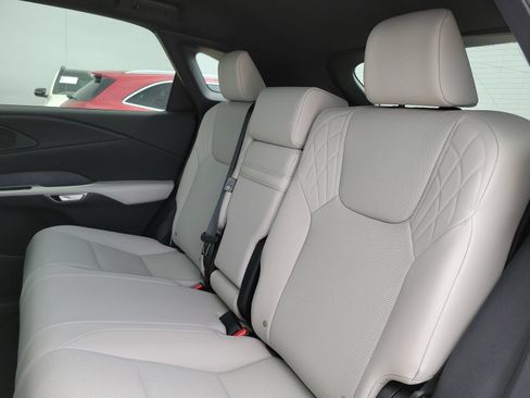 Used 2025 Lexus RX 350 Premium w/ Convenience Package FWD image 4