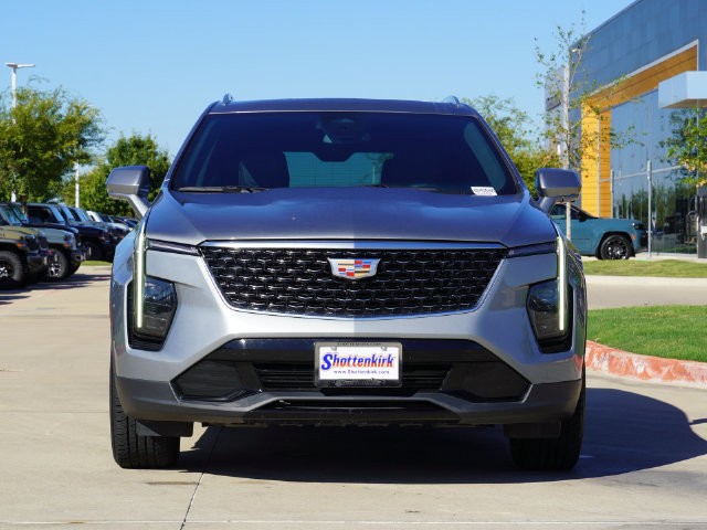 Used 2025 Cadillac XT4 Premium Luxury FWD image 5