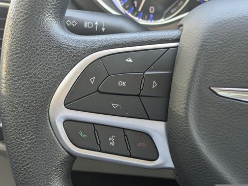Certified 2020 Chrysler Voyager Lxi FWD image 25