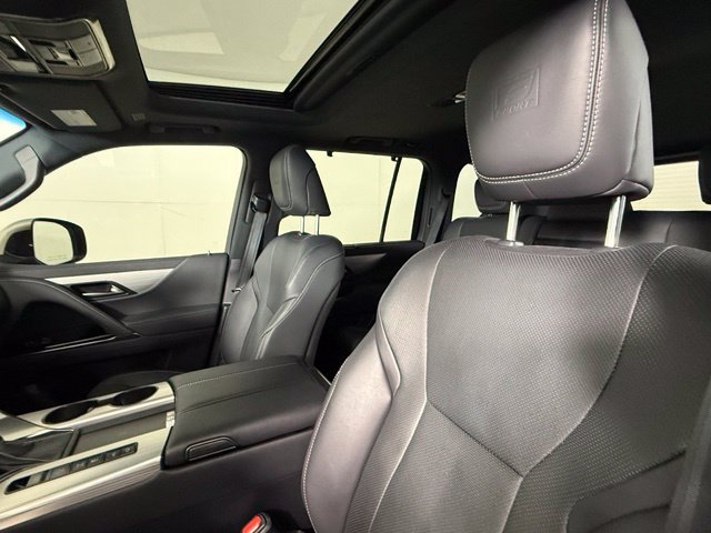 Used 2023 Lexus LX 600 F Sport w/ Accessory Package (Z1) AWD/4WD image 16