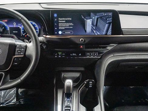 Certified 2025 Toyota Crown Signia w/ Advanced Technology Package image 15