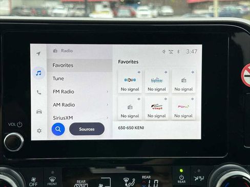 Used 2024 Toyota Highlander XLE image 28