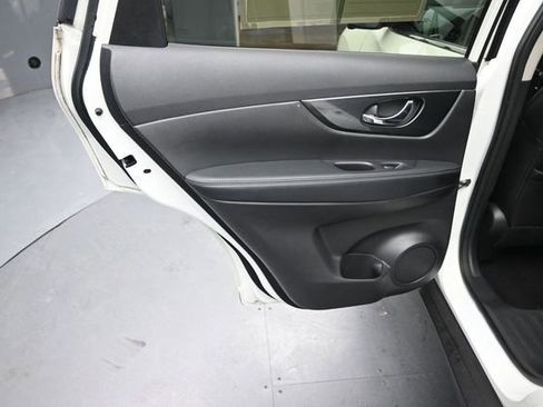 Used 2015 Nissan Rogue SL w/ SL Premium Package AWD/4WD image 24