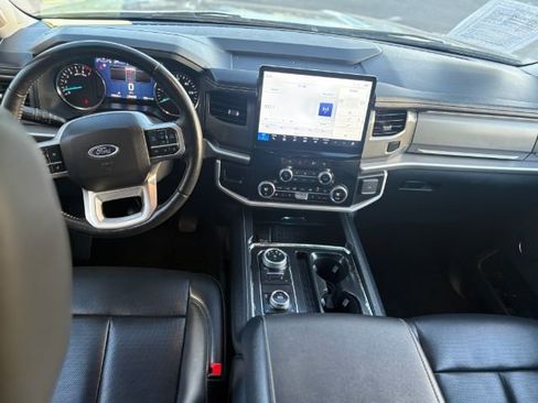 Used 2024 Ford Expedition Max XLT image 15