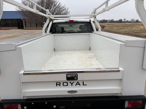 Used 2019 Ford F250 XL w/ XL Value Package image 6