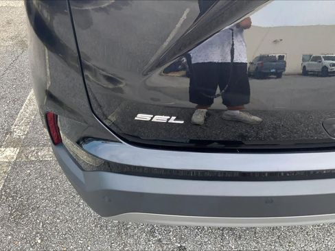 Used 2024 Ford Edge SEL AWD/4WD image 10