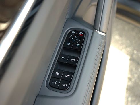 Used 2021 Porsche Cayenne GTS AWD/4WD image 12