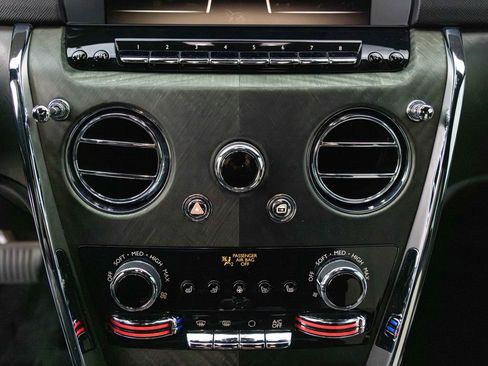 Certified 2019 Rolls-Royce Cullinan image 44