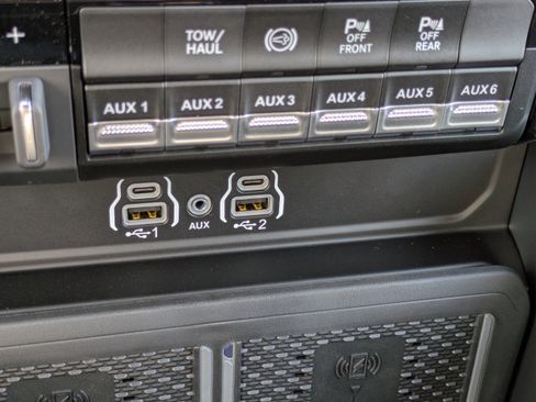 New 2026 RAM 2500 Big Horn AWD/4WD image 27
