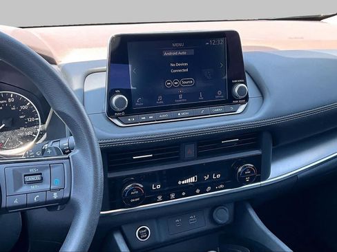 Used 2023 Nissan Rogue SV FWD image 6