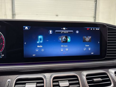 Used 2024 Mercedes-Benz GLS 450 4MATIC image 22