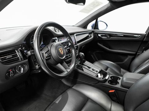 Certified 2023 Porsche Macan AWD/4WD image 4