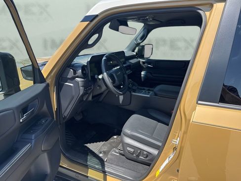 Used 2024 Toyota Land Cruiser image 9