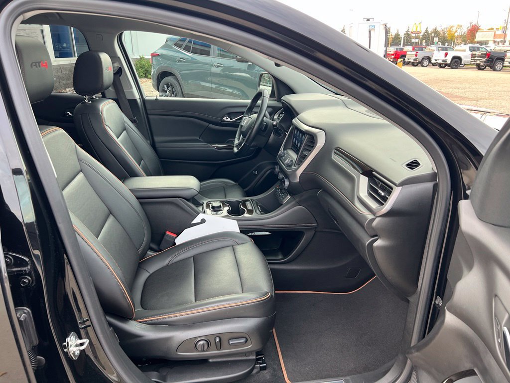 Used 2023 GMC Acadia AT4 w/ Technology Package AWD/4WD image 14